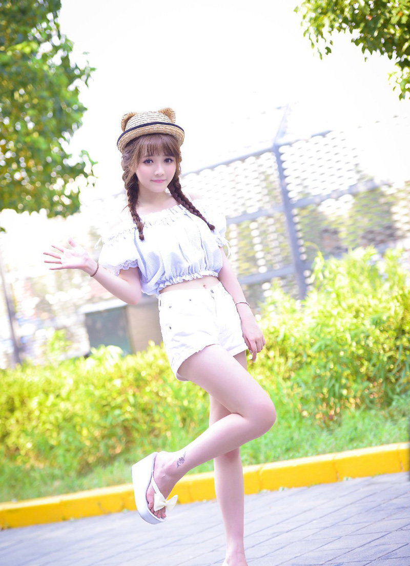 时间，可以告诉一个人很多你意想不到的事情，就像所谓亲情的冷漠，朋友的无情。为了所谓的利益至上，可以为所欲为不会顾及一些亲情，友情，爱情。